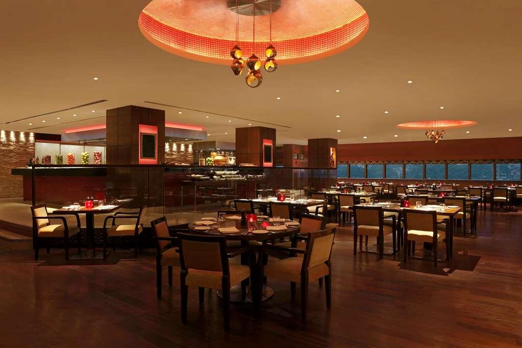 Hilton Garden Inn New Delhi/Saket Restaurant bilde